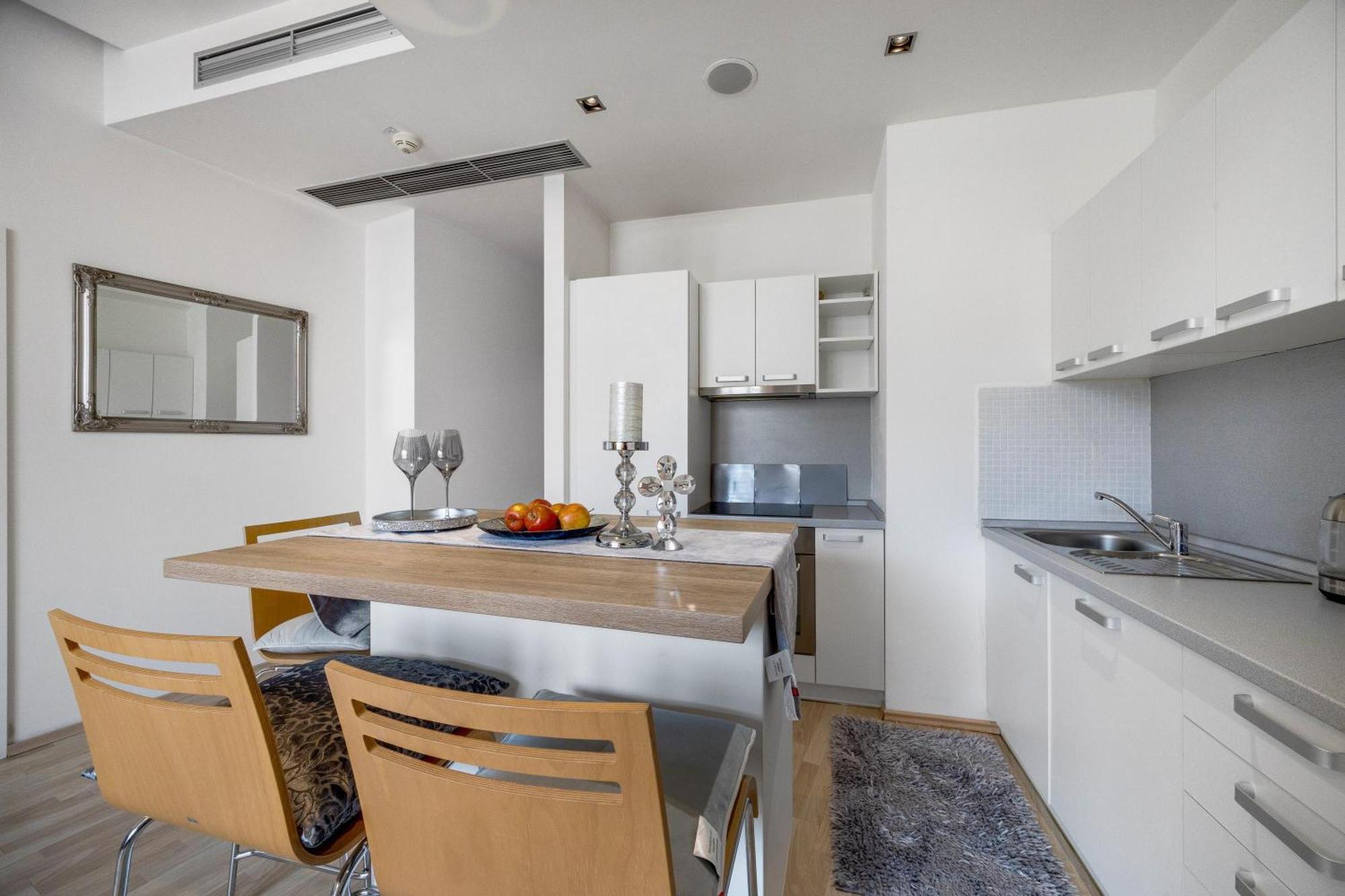 Revon Art-Deco Apartment Laurinska Bratislava Extérieur photo